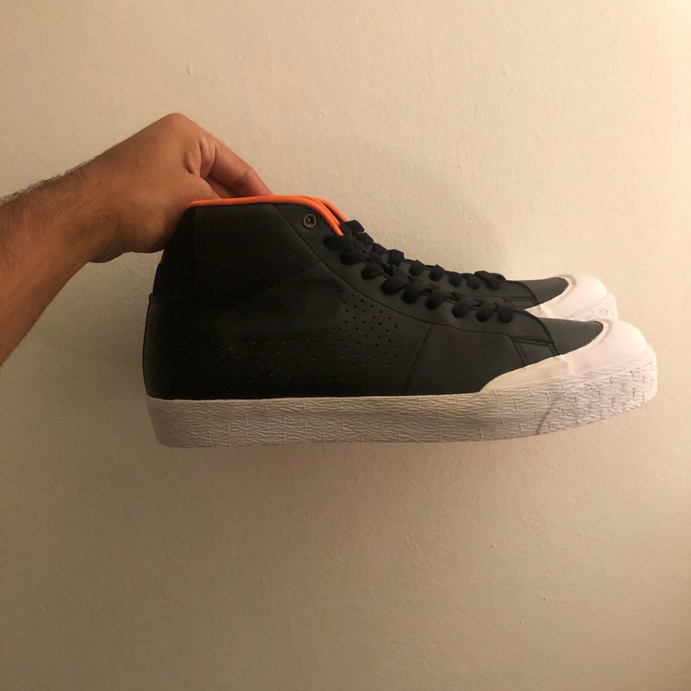 Nike Blazers. Black/orange